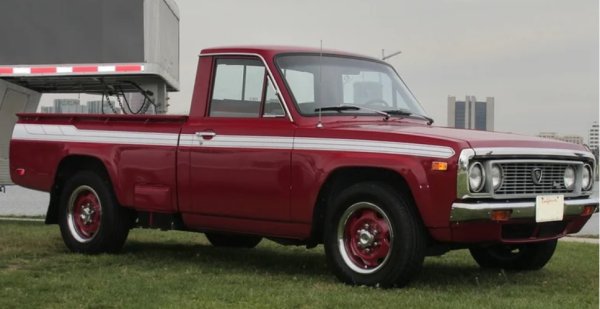 REPU (Rotary Engine PickUp) е абсолютен автомобилен експеримент, макар и не довел до търговския успех, очакван от 1974 до 1977 г. с около 15 000 произведени бройки. Mazda Rotary е единственият пикап, задвижван някога от роторен двигател - Mazda 13B. Освен че е инженерна рядкост, това е прекрасен екземпляр  за колекционерите.

REPU осигурява  усещане при шофиране като при кола, което е необичайно за пикап.  Дизайнът на ротационния двигател беше фундаментално различен от обикновения бутален. Специалната конструкция на двигателя му позволи да предложи по-високо съотношение мощност/тегло и по-плавна работа в сравнение с други мотори.
